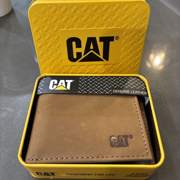 Caterpillar Other - CAT Caterpillar Single BiFold Leather RFID Wallet  Embossed Logo Tan W/ Gift Tin